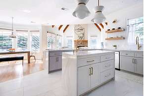 Tennessee Modern Manor