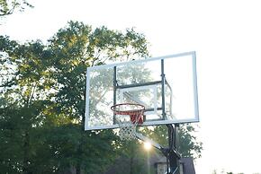 Tennessee Modern Manor