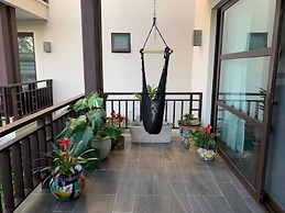 Bright full furnished 2 bedrooms