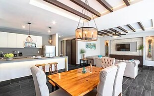 Bright full furnished 2 bedrooms