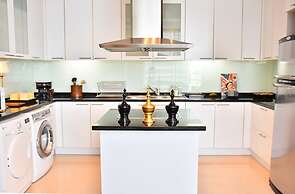 1 Bed Serviced Skyvilla With View