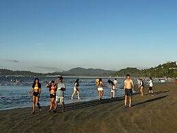 Peaceful Apartment in Tamarindo, 50m to the Beach