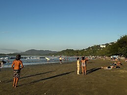 Peaceful Apartment in Tamarindo, 50m to the Beach