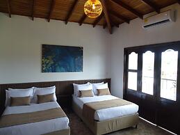 Hotel Palmas De Alcalá