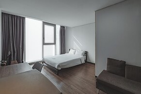 Brown Suites Hotel Sinchon Central