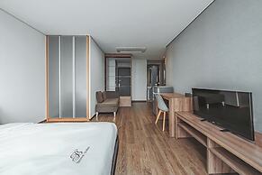 Brown Suites Hotel Sinchon Central