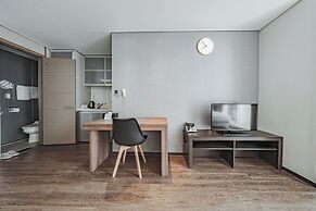 Brown Suites Hotel Sinchon Central