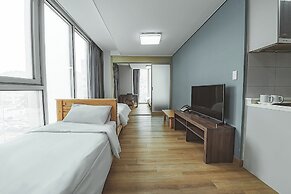 Brown Suites Hotel Sinchon Central