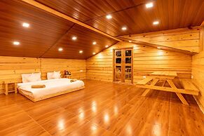 The Oaknut Cottage Birding Lodge