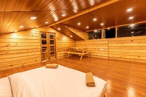 The Oaknut Cottage Birding Lodge