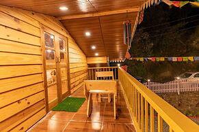 The Oaknut Cottage Birding Lodge