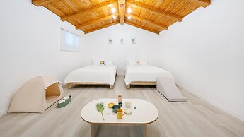 Gapyeong Daengdaengi Dog Pension Silver