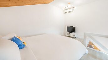 Gapyeong Daengdaengi Dog Pension Silver