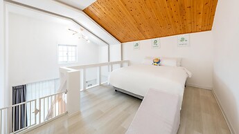 Gapyeong Daengdaengi Dog Pension Silver