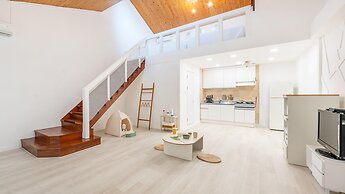 Gapyeong Daengdaengi Dog Pension Silver