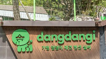 Gapyeong Daengdaengi Dog Pension Silver
