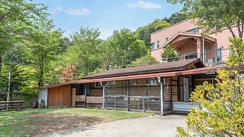 Gapyeong Daengdaengi Dog Pension Silver