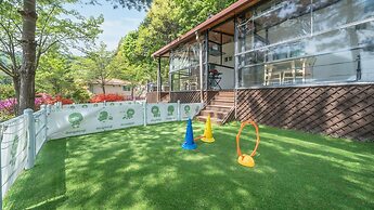 Gapyeong Daengdaengi Dog Pension Silver