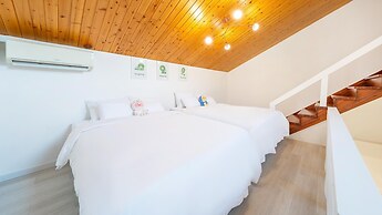 Gapyeong Daengdaengi Dog Pension Silver