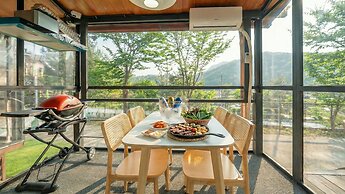 Gapyeong Daengdaengi Dog Pension Silver