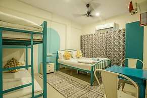 Locomo Express - Stay Work Eat