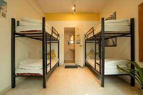 Locomo Express - Stay Work Eat