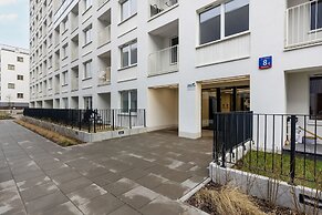 8th Floor Apartment in Warsaw by Renters