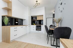 8th Floor Apartment in Warsaw by Renters