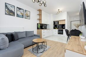 8th Floor Apartment in Warsaw by Renters