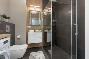 8th Floor Apartment in Warsaw by Renters