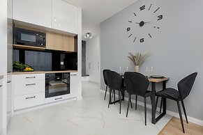 8th Floor Apartment in Warsaw by Renters