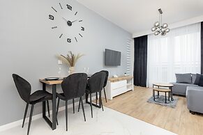 8th Floor Apartment in Warsaw by Renters