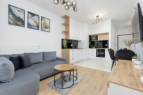 8th Floor Apartment in Warsaw by Renters