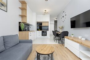 8th Floor Apartment in Warsaw by Renters