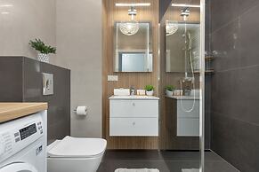 8th Floor Apartment in Warsaw by Renters