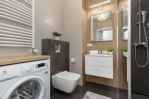 8th Floor Apartment in Warsaw by Renters