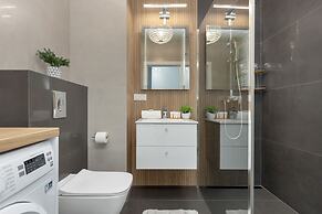 8th Floor Apartment in Warsaw by Renters