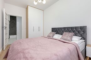 8th Floor Apartment in Warsaw by Renters