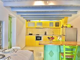 Pitini 2 - Seafront - Harbour view