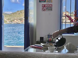 Pitini 2 - Seafront - Harbour view