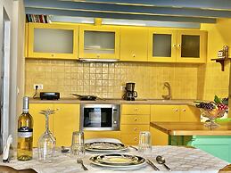 Pitini 2 - Seafront - Harbour view