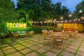 Locomo Boutique, Morjim - Stay Work Eat