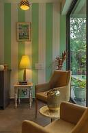 Locomo Boutique, Morjim - Stay Work Eat