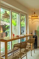 Locomo Boutique, Morjim - Stay Work Eat