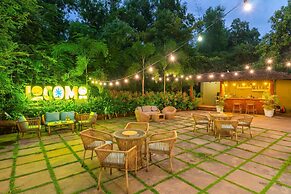 Locomo Boutique, Morjim - Stay Work Eat