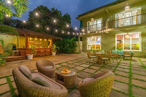 Locomo Boutique, Morjim - Stay Work Eat