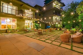 Locomo Boutique, Morjim - Stay Work Eat