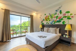 Locomo Boutique, Morjim - Stay Work Eat