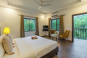 Locomo Boutique, Morjim - Stay Work Eat