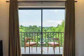 Locomo Boutique, Morjim - Stay Work Eat